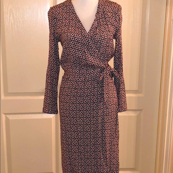 H&M Dresses & Skirts - H&M Patterned Wrap Around Dress - Size 6